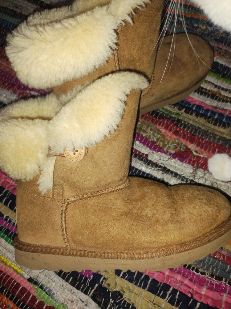 UGG Size 5youth