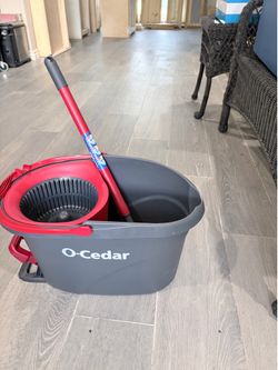 O-Cedar Spin Mop & Bucket (Mop heads not included.)