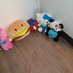 6 Plush Stuffed Animals Sold As A Set