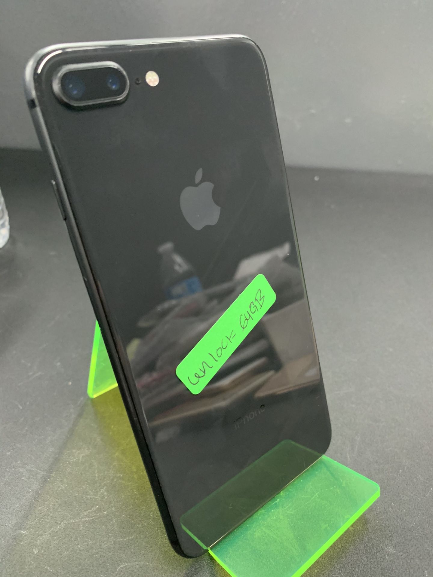 IPHONE 8 PLUS $349