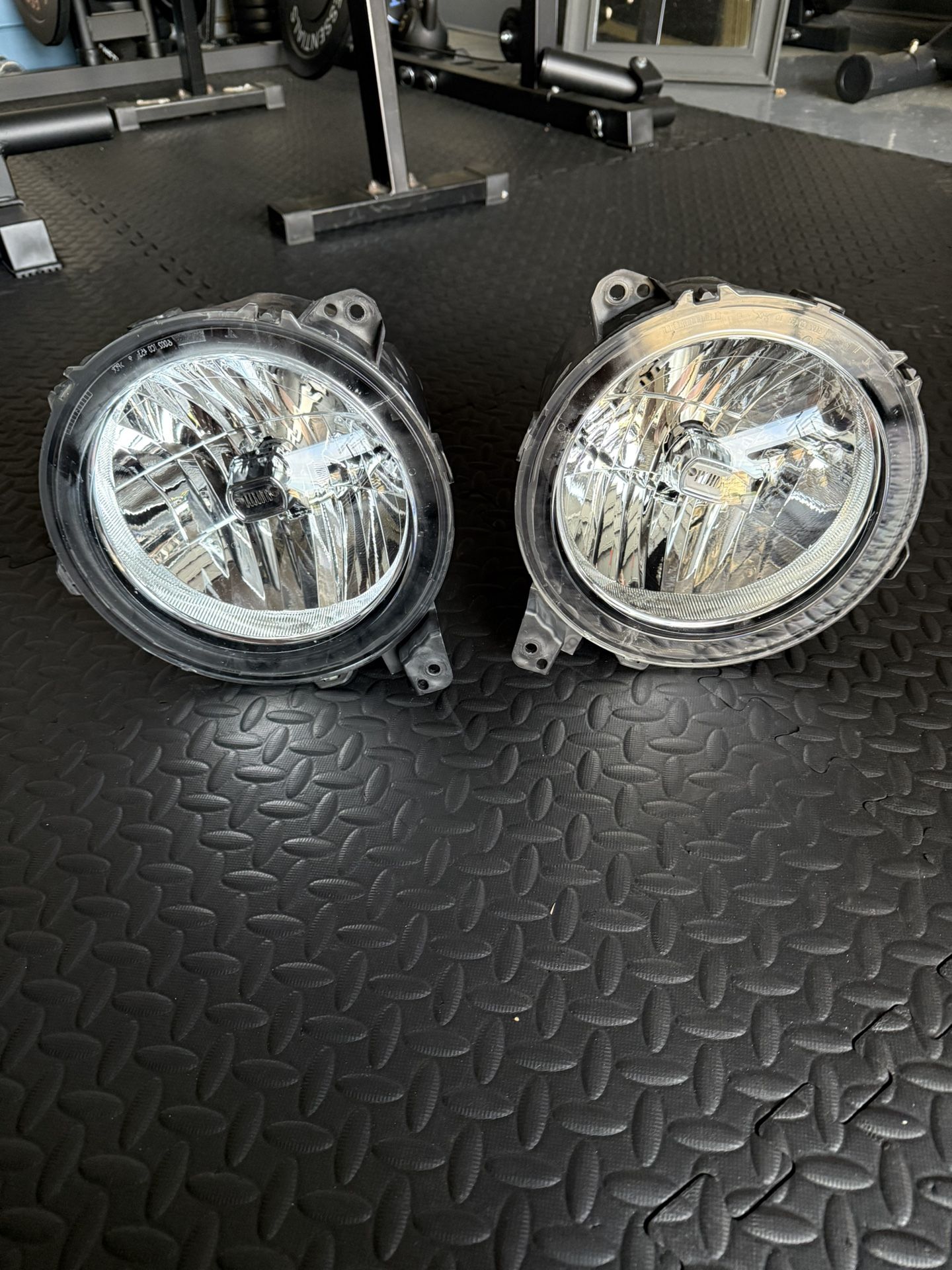20-25 Gladiator Halogen Headlights