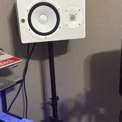 Good condition Yamaha 8s