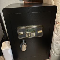 NICE SAFE READ DESCRIPTION!