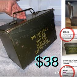 $38 Vintage Mitlitary Metal Box in great condition 12” long