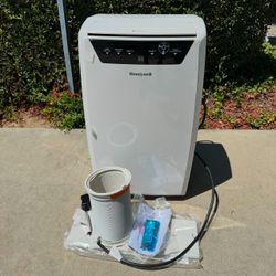 Honeywell 14000 BTU Portable Air Conditioner 
