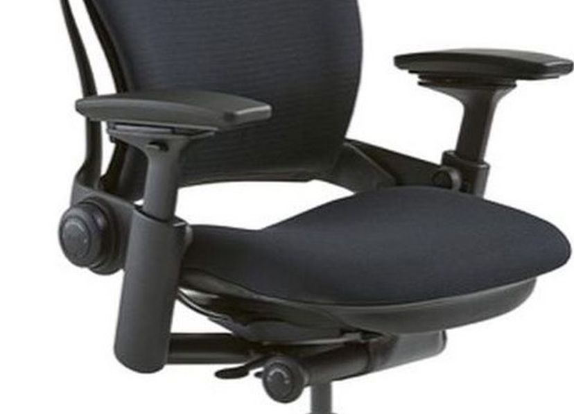 Steelcase-Leap  Large Seat Office Chair (new)