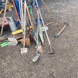 Shovel And Tool Bundle 