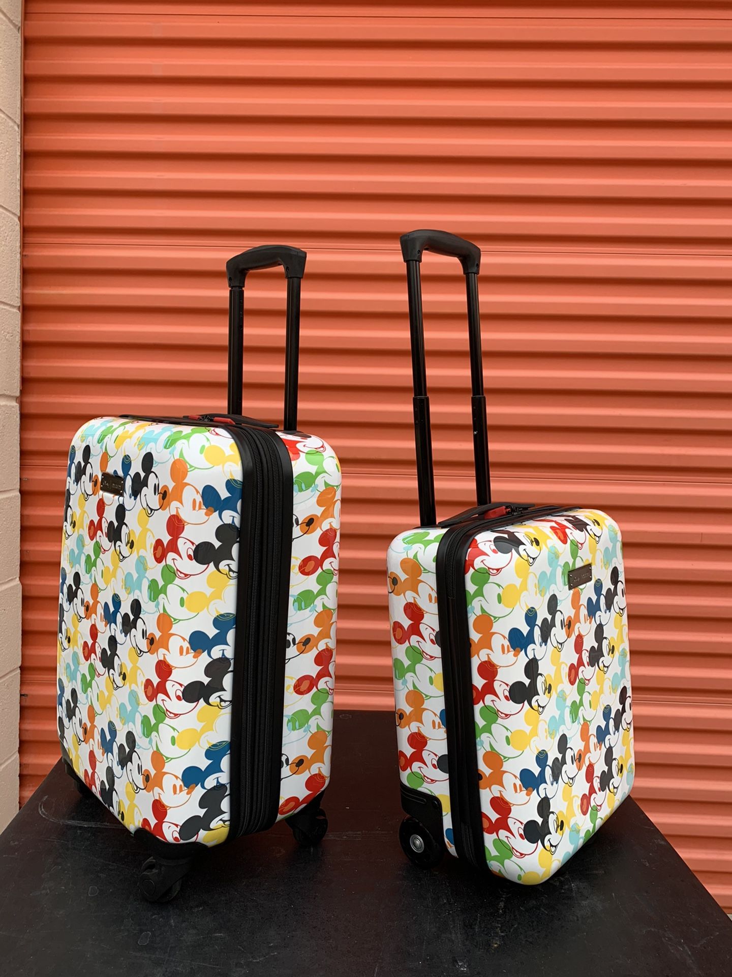 AMERICAN TOURISTER SET