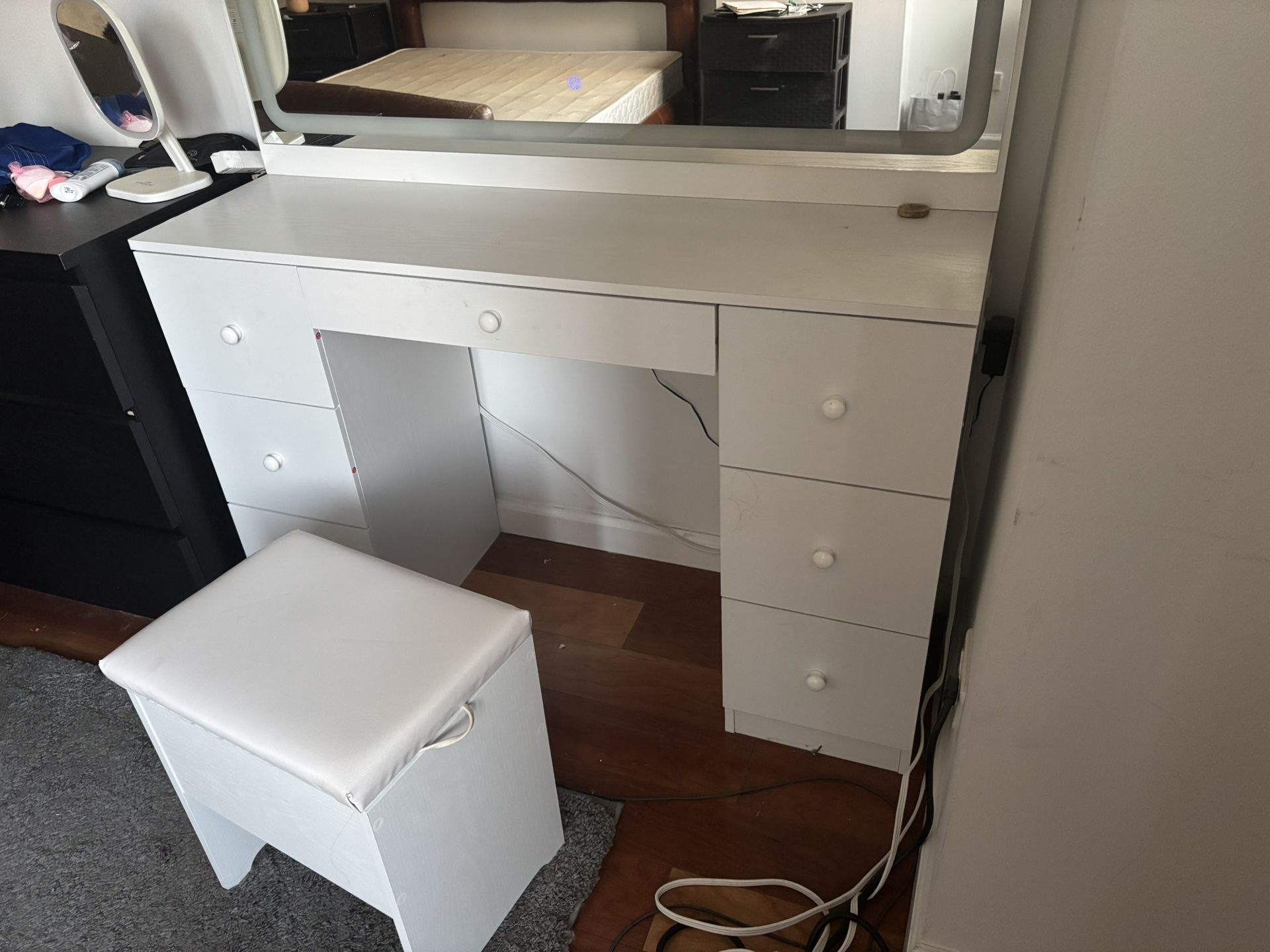 WAYFAIR MAKEUP VANITY WHITE