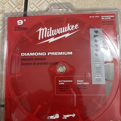 Milwaukee 9 in. Segmented Diamond Blade