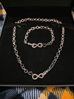 Interlocking heart and infinity set