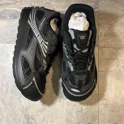 Bottegas Veneta Black