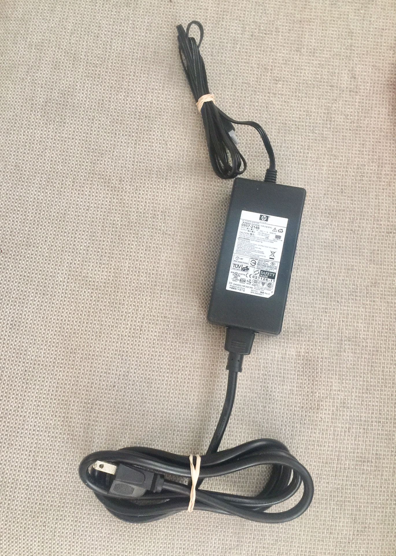 Genuine HP AC Power Adapter 0(contact info removed)