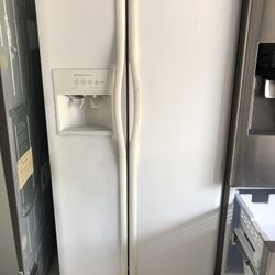 Frigidaire Side By Side Fridge 