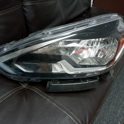 2016 2017 2018 Nissan Sentra Headlight Left LH Driver Halogen OEM D11