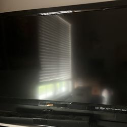 Vizio E420VL 42” 1080p LCD TV 120Hz Flat Screen