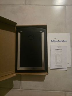 Pet Door with Steel Frame (Small) NIB