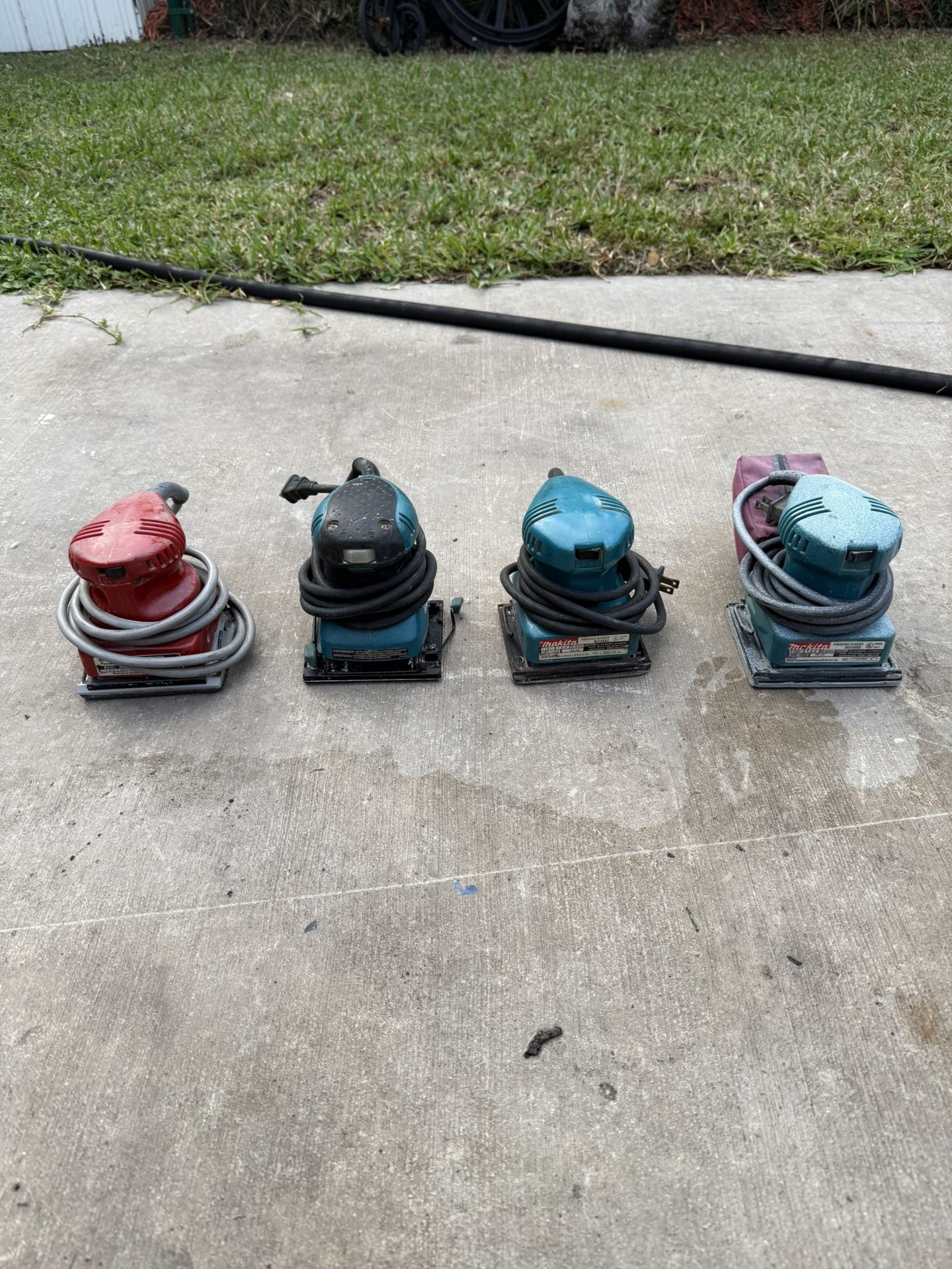Makita sanders $30 each/cada una 