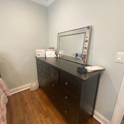 Full Bed Set - Like New 