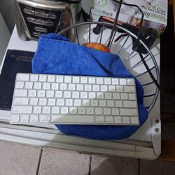 Apple Wireless Keyboard 