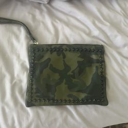 Laggo Camoflauge Wristlet
