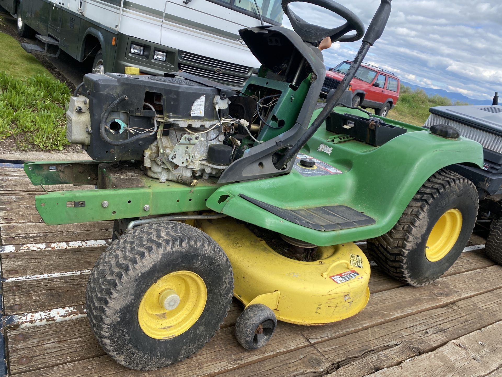 Riding Lawn Mower John Deer And Craftsman 200$ Each Or 300$ For Both