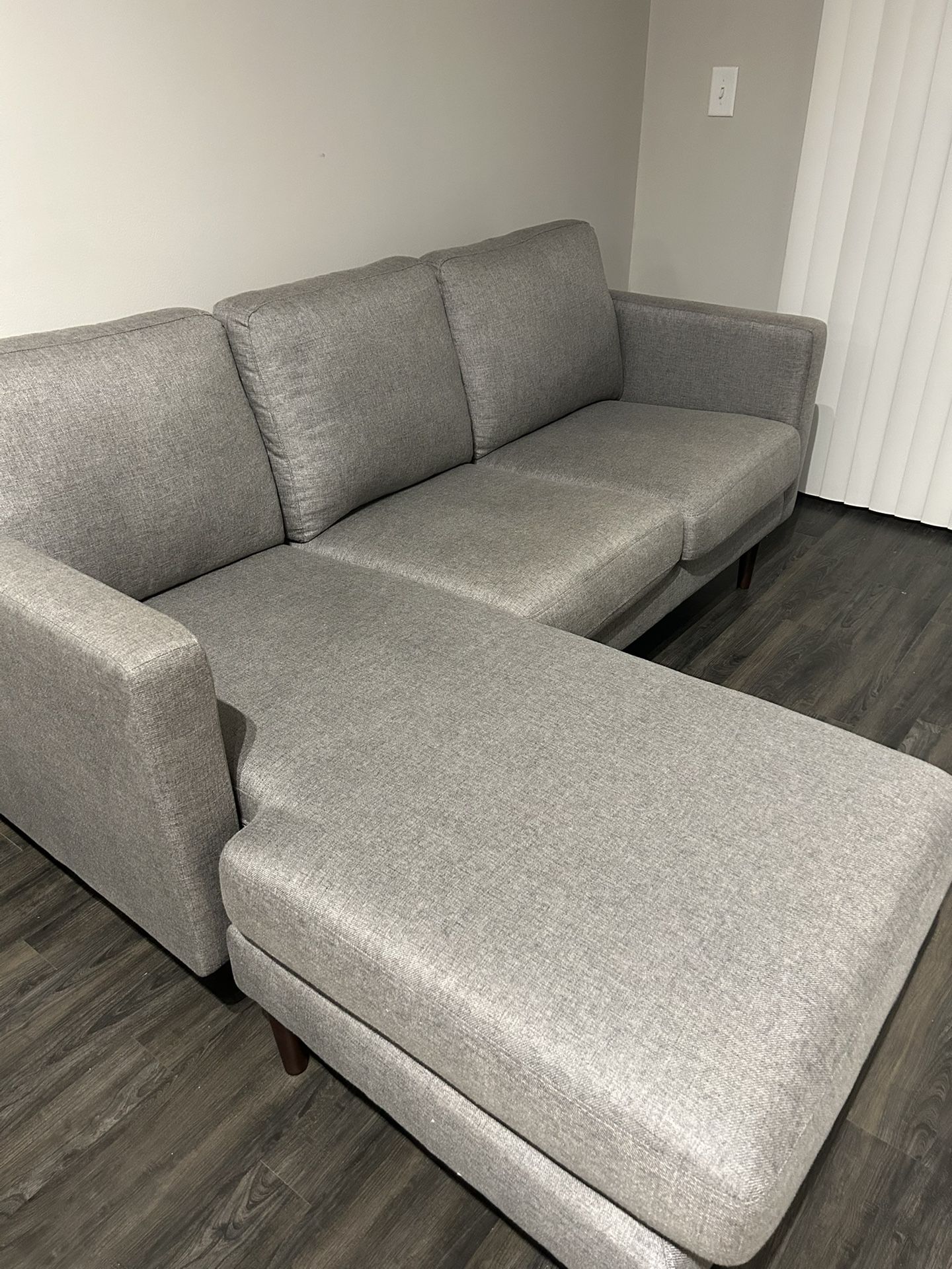 Gray Couch With Interchangeable Chaise 