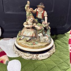 Antique El Secretillo 