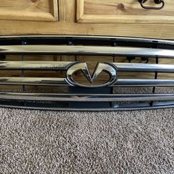 Infiniti QX56 Grill