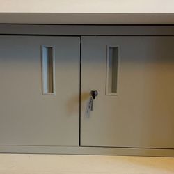 16 Unit Locking Charging Station