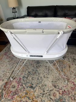 Fisher-Price Baby Bassinet with Smart Features
