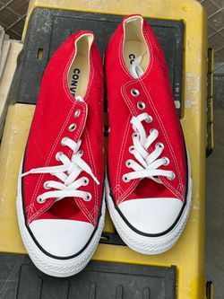 Converse Chuck Taylor All Star Low Top – Red – Men’s 9 / Women’s 11