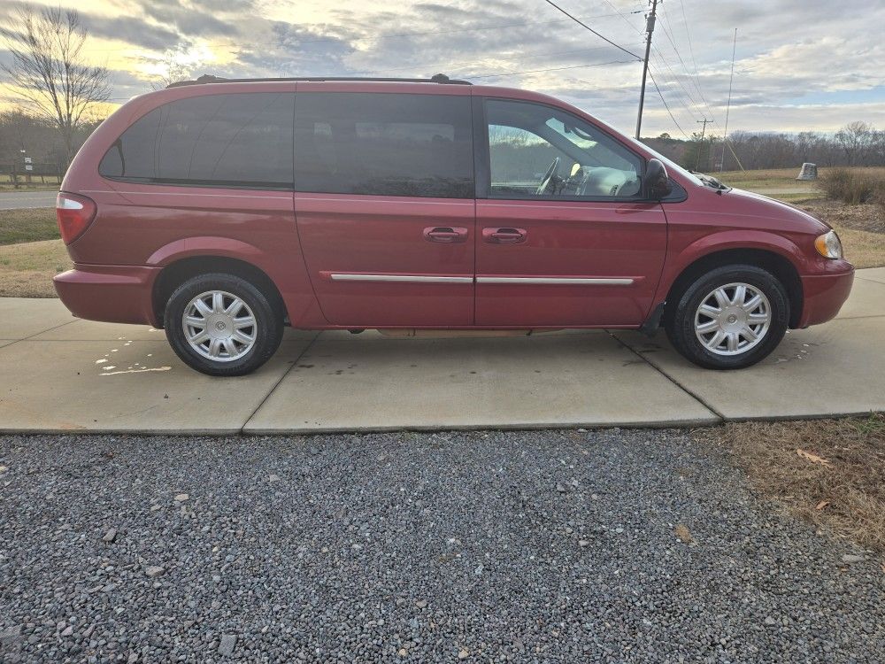 2007 Chrysler Town & Country