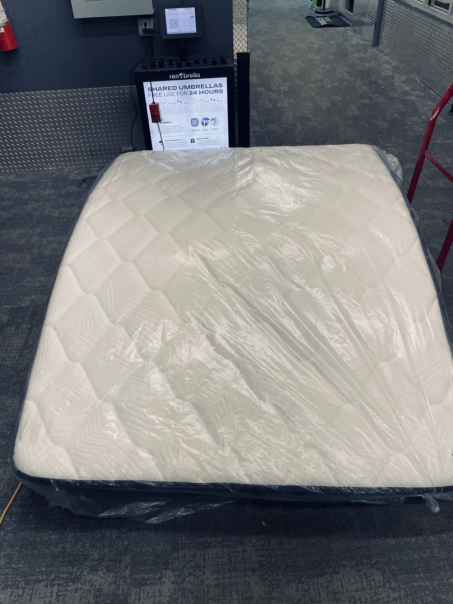 Hybrid Queen Mattress (Brand New)