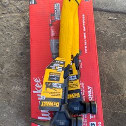 Dewalt 16 Oz Hammer $20 Each/ Cada Uno