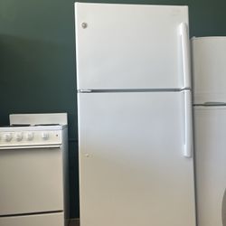 Ge Apartment Sizes Refrigerator Used 18.2 Cu Ft 
