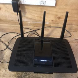 Linksys EA7300 AC1750 MU-MIMO Dual-Band Gigabit Wi-Fi Wireless Router w/ Adapter