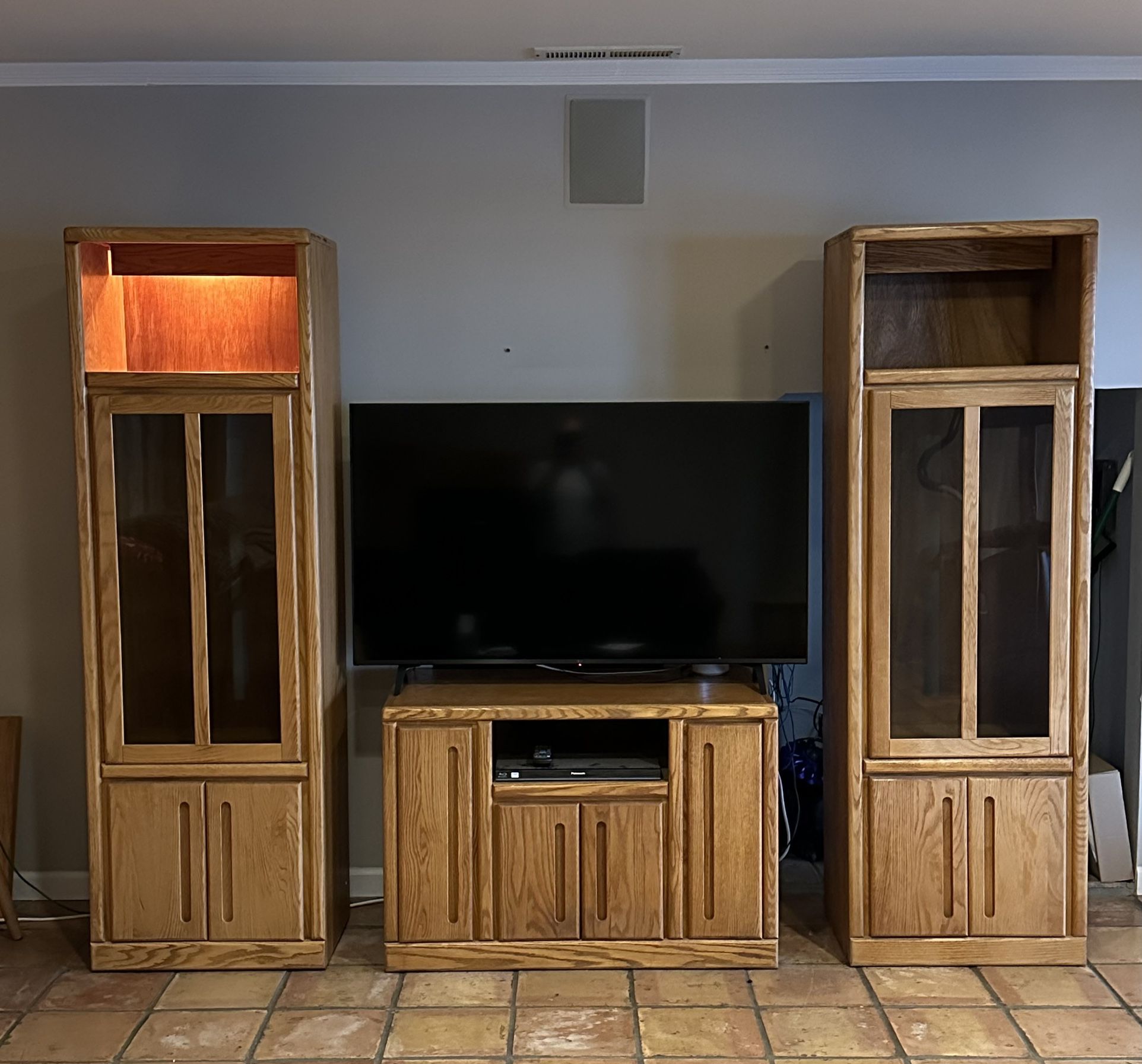 Oak Cabinets Glass Doors (3 Pieces)