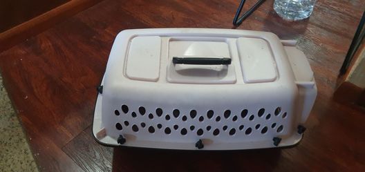 Pet carrier