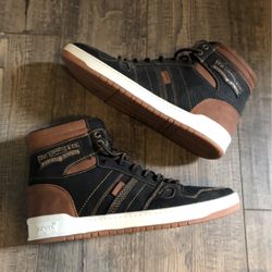 High top Levi Shoes 