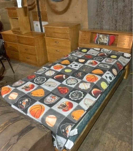 Bedroom Furniture Set - Twin