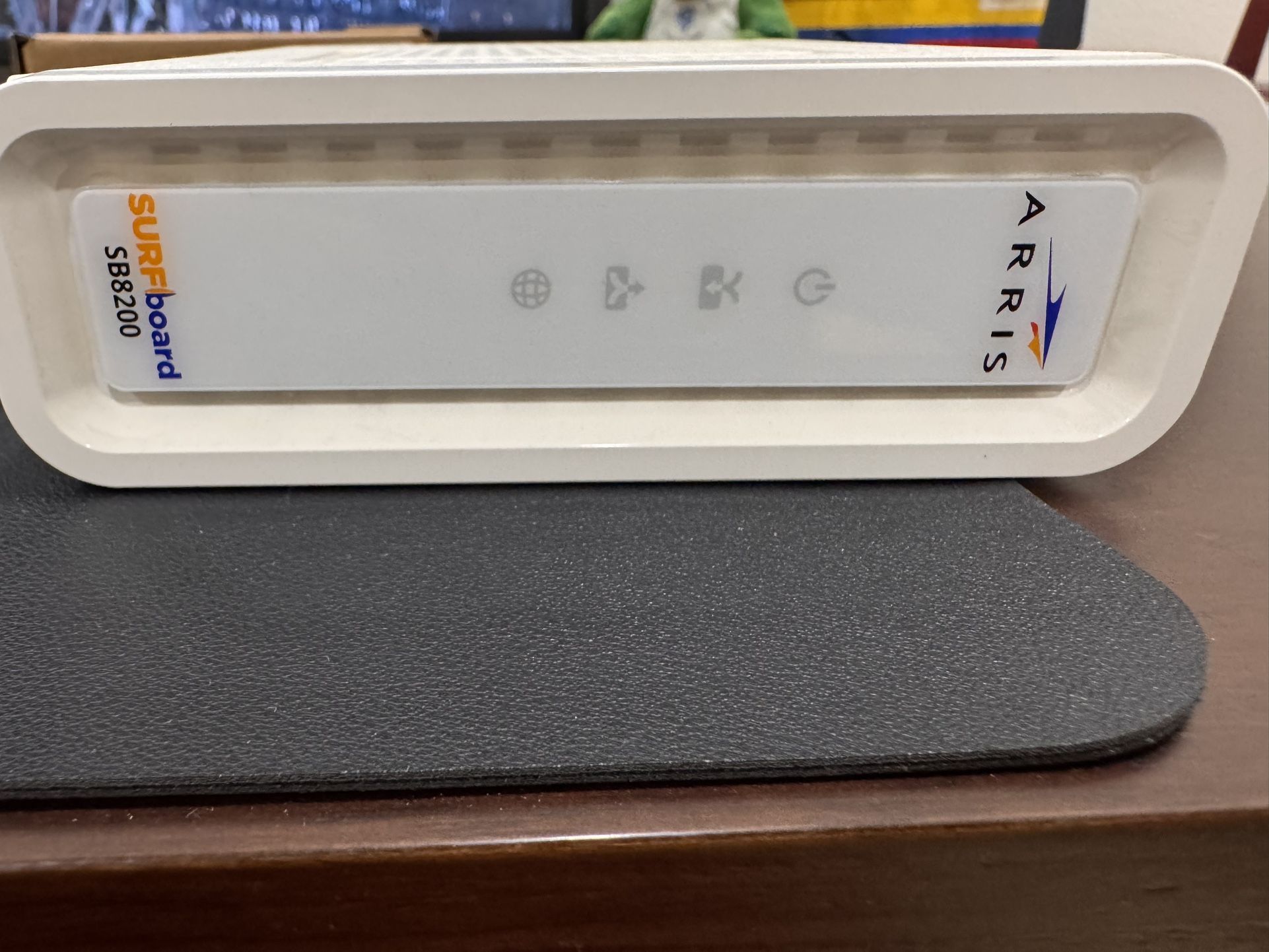 Motorola Arris Surfboard SB8200 Docsis 3.1 Gig Cable Modem, Works With Spectrum And Cox Communications