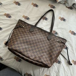100% Authentic Louis Vuitton Bag. $2800 Retail!!!