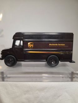 UPS Worldwide Services Plastic Delivery Truck 1/30 Scale
