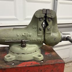 Wilton C0, Great Shape, New Serrated Jaws, New Pipe Jaws 