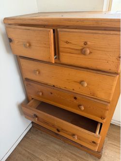 3 Dresser