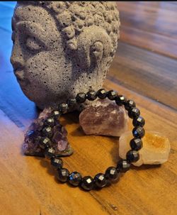 🔮 Brand New Healing Crystal Bracelet- Hematite