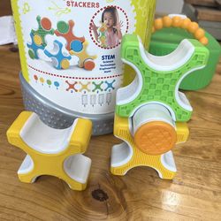 Guidecraft Grippies Magnetic Stacker