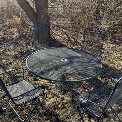 Vintage 5 Pc Wrought Iron Patio Set 