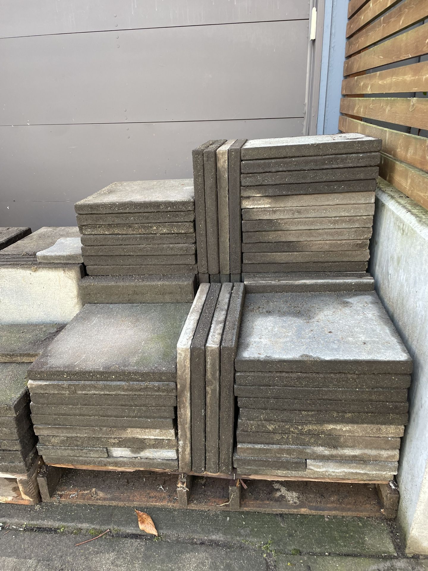 110 18x18 Concrete Pavers